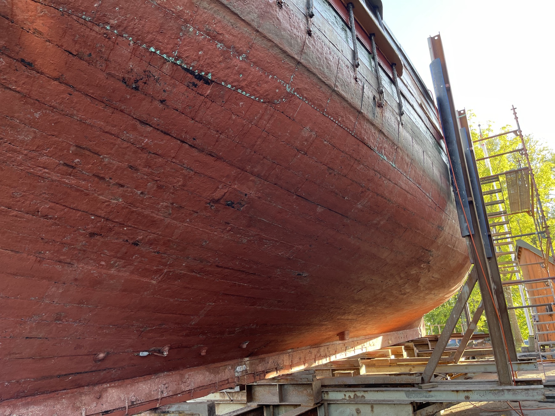 Boat hull refit on a slipway